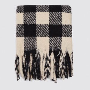Zara Plaid Scarf 🧣